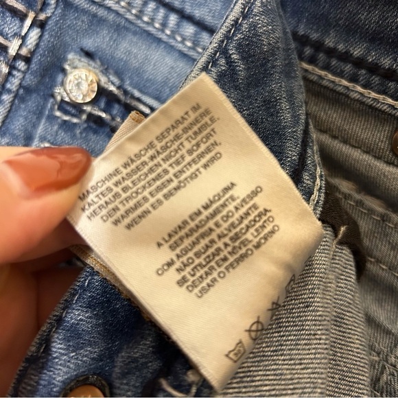 Miss Me Denim Distressed Boyfriend Capri Size 27 (around a US Size 4) - Picture 16 of 16